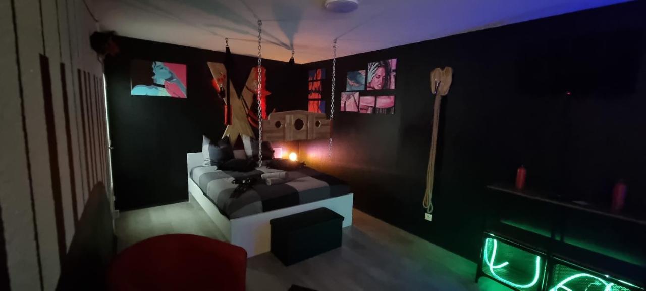 Appartamento Le Coin Des Desirs Bdsm Strasburgo Esterno foto